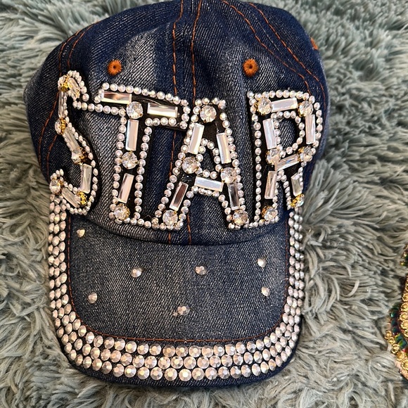 Star-Studded Caps Set - Picture 3 of 6